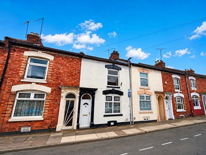 2 Bedroom Terraced House For Sale In Alcombe Road, The Mounts, Northampton, NN1