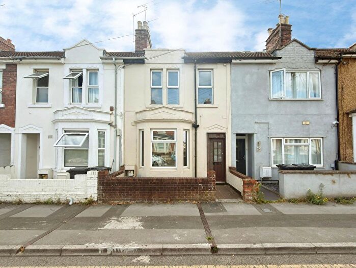 3 Bedroom Terraced House To Rent In Curtis Street, Swindon, SN1
