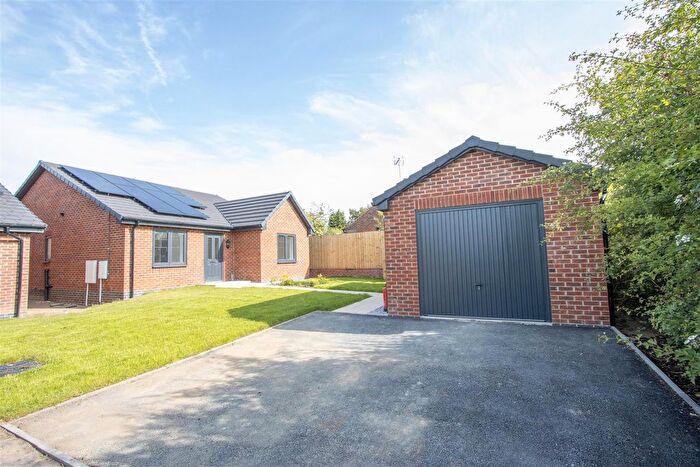 3 Bedroom Detached Bungalow For Sale In Holmgate Road, Clay Cross, Chesterfield, S45