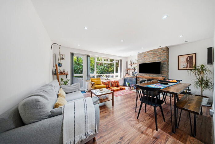 2 Bedroom Apartment For Sale In The Paddocks, Wembley, HA9