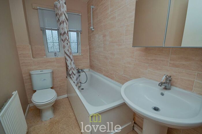 2 Bedroom Semi-Detached House For Sale In Eskham Close, Cleethorpes, DN35