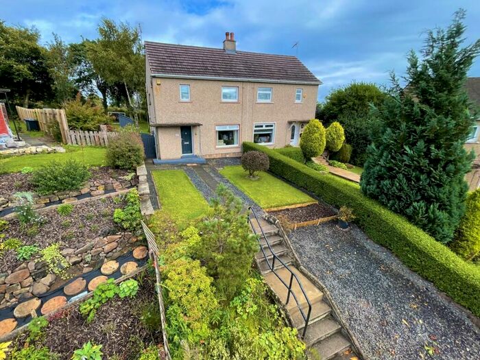 2 Bedroom Semi-Detached House For Sale In Crookhill Gardens, Lochwinnoch, PA12