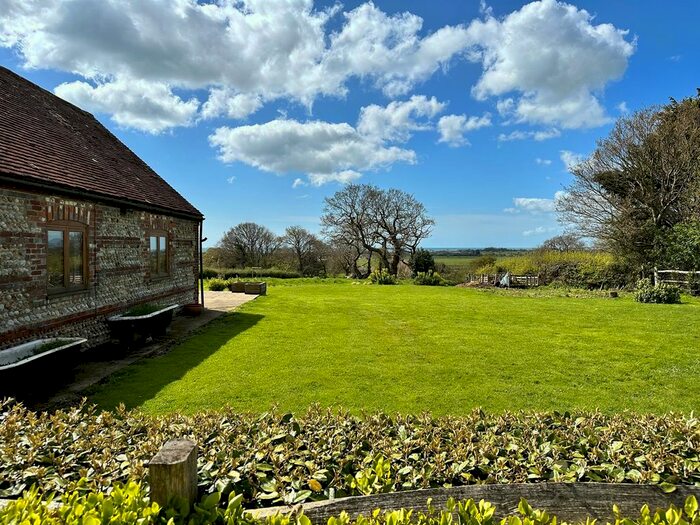 4 Bedroom Barn Conversion To Rent In Barnhorn Road, Bexhill-On-Sea, TN39
