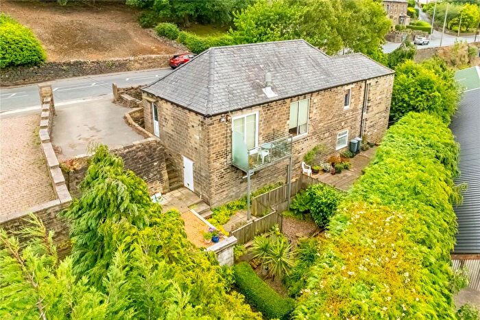 4 Bedroom Detached House For Sale In New Mill Road, Holmfirth, HD9