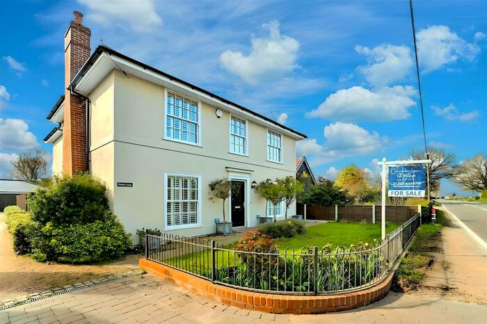 4 Bedroom Detached House For Sale In The Heath, Tattingstone, Ipswich, IP9