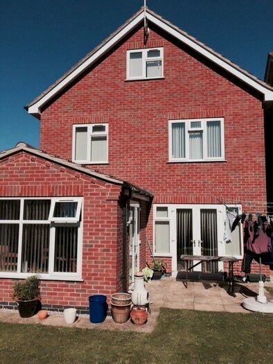 4 Bedroom Detached House To Rent In Lauren Grove, NG9