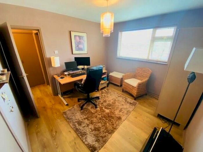 2 Bedroom Flat To Rent In Flat, Hermes Court, Sutton Coldfield, West Midlands, B74