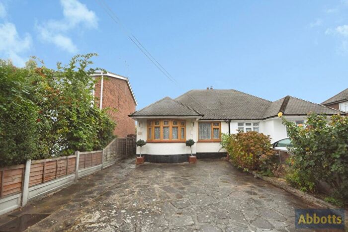 2 Bedroom Semi Detached House For Sale In Creswick Avenue, Rayleigh, Essex, SS6