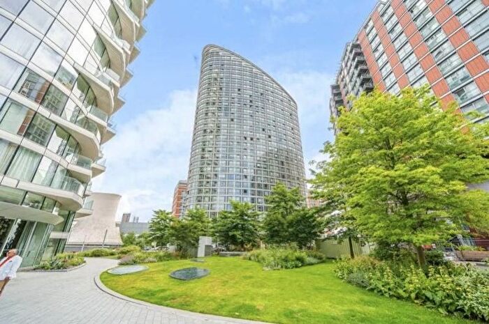 Studio To Rent In Ontario Tower, Fairmont Avenue, Blackwall, Canary Wharf, London, E14