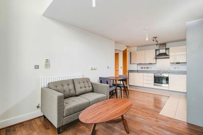 1 Bedroom Flat To Rent In Mason Way, Edgbaston, Birmingham, B15