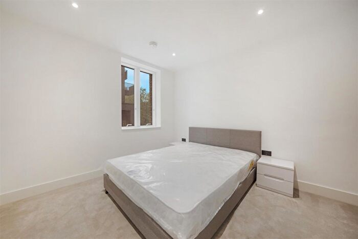 1 Bedroom Flat To Rent In Papillon Apartment, Ocj, London, SW11