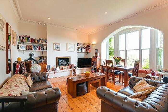 1 Bedroom Apartment To Rent In Southwood Lane, Highgate, N6