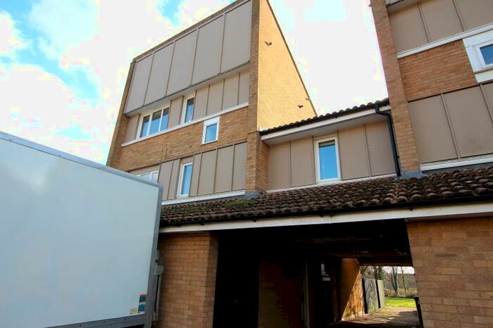 4 Bedroom Maisonette To Rent In Beckingham, Orton Goldhay, Peterborough, Cambridgeshire, PE2