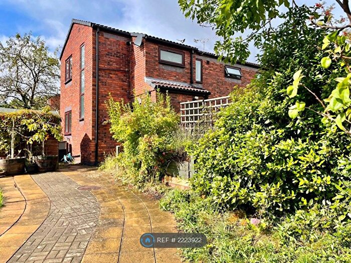 2 Bedroom Semi-Detached House To Rent In Hankelow Close, Chester, CH2