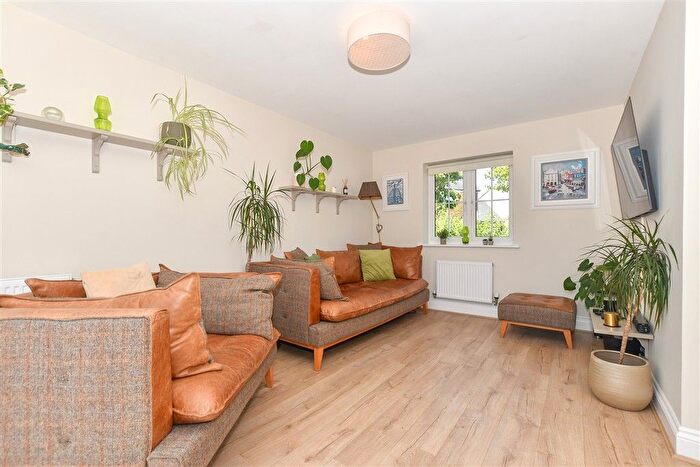 3 Bedroom Detached House For Sale In Hadleigh Street, Ashford, Kent, TN25