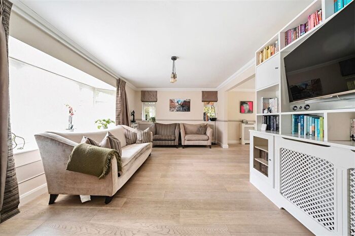 5 Bedroom Detached House For Sale In Florida Close, Bushey Heath, WD23
