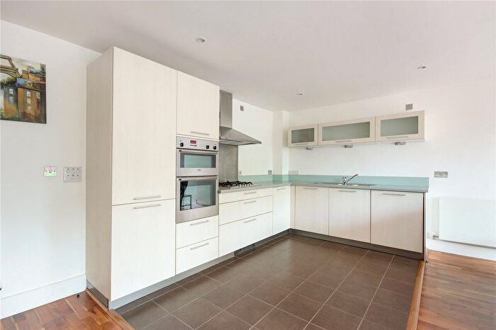 1 Bedroom Flat For Sale In Clarendon Road, Sevenoaks, Kent, TN13