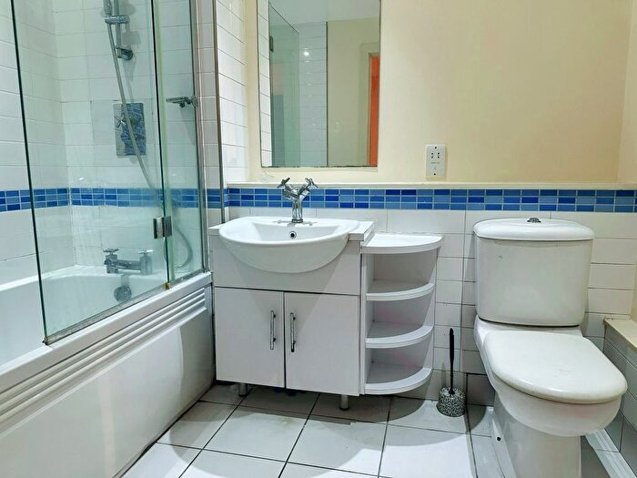 2 Bedroom Flat For Sale In Park Lane, Croydon, CR0