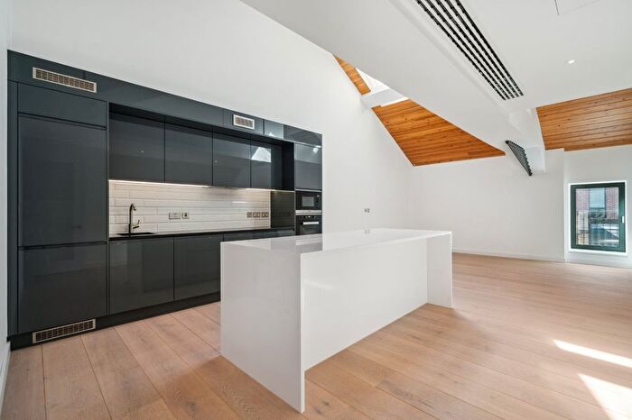 3 Bedroom Flat To Rent In Coopers Lofts, Bubbling Well Square, SW18