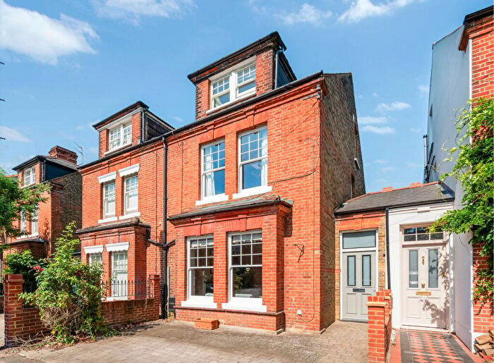 4 Bedroom Semi Detached House For Sale In Springfield Meadows, Weybridge, KT13