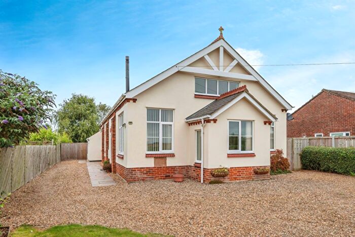 4 Bedroom Detached House For Sale In Lighthouse Lane, Happisburgh, Norwich, NR12