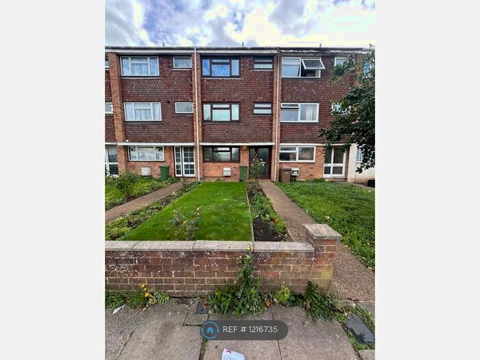 4 Bedroom Terraced House To Rent In Dallow Road, Luton, LU1