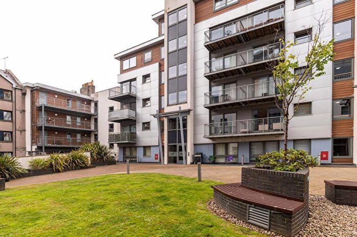 2 Bedroom Flat To Rent In Charlotte Street, Mid Floor, AB25