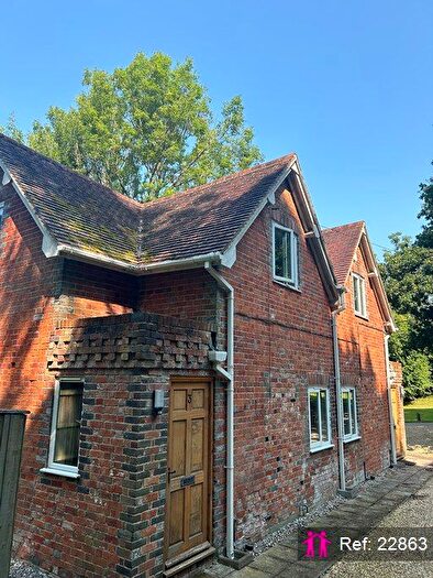 Studio To Rent In Shawdene, Donnington, Newbury, RG14
