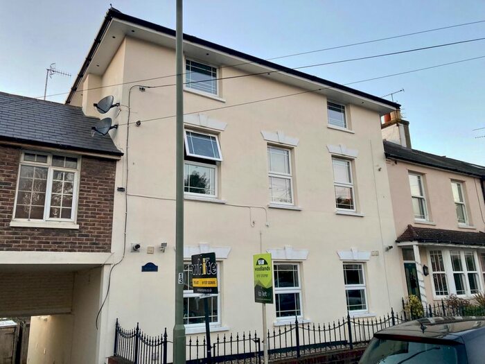 2 Bedroom Flat To Rent In Somerset Road, Redhill, RH1