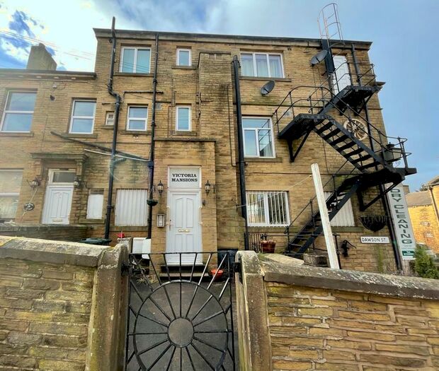 2 Bedroom Apartment To Rent In Victoria Mansions, Dawson Street, Thackley, BD10