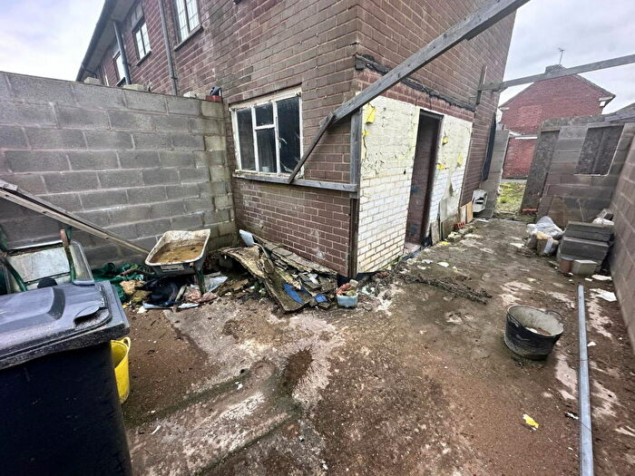 2 Bedroom End Of Terrace House For Sale In Lime Road, Dudley, DY3