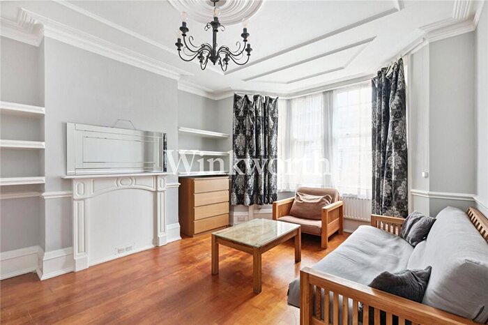 1 Bedroom Apartment To Rent In Oakfield Road, Southgate, London, N14