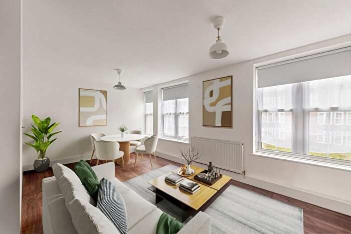 2 Bedroom Flat For Sale In Thames Street, London, SE10