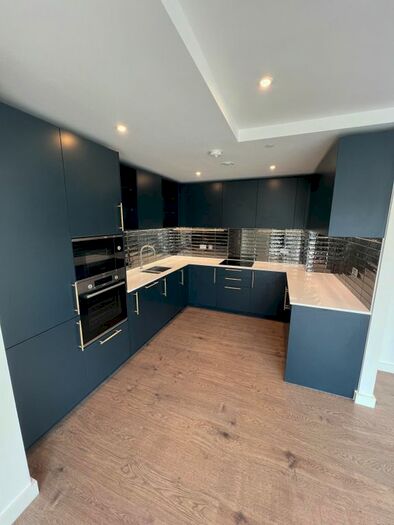 3 Bedroom Flat To Rent In Mary Neuner Road, London, N8