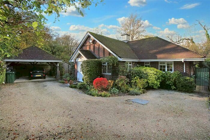 4 Bedroom Bungalow To Rent In Ashdell Road, Alton, Hampshire, GU34