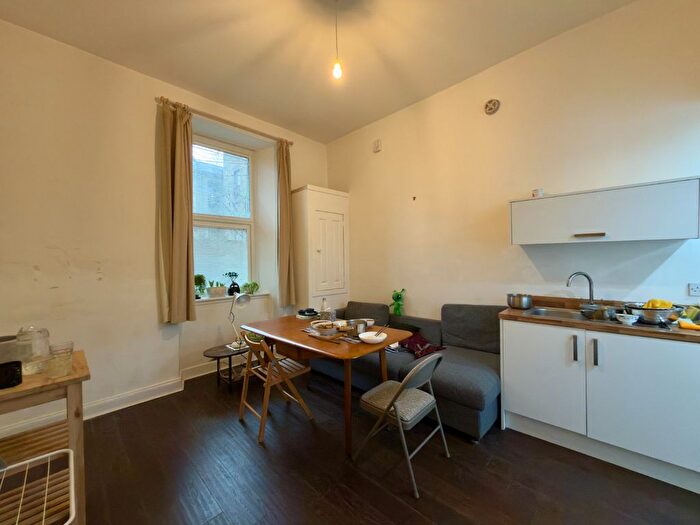 2 Bedroom Flat To Rent In Cowan Street, Hillhead, Glasgow, G12