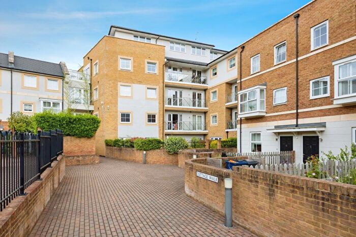 1 Bedroom Flat To Rent In Tanner House, Godalming, GU7