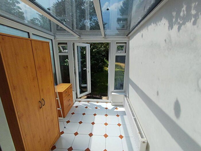 2 Bedroom Bungalow To Rent In Clifford Rd, W/slw, SK9