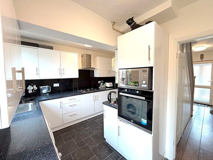 Semi-detached House For Sale In Haunch Lane, Birmingham, West Midlands, B13