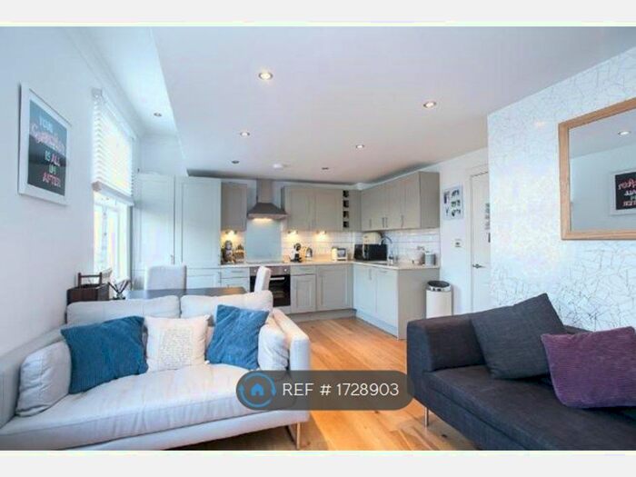 2 Bedroom Flat To Rent In Brooke Road, London, E5