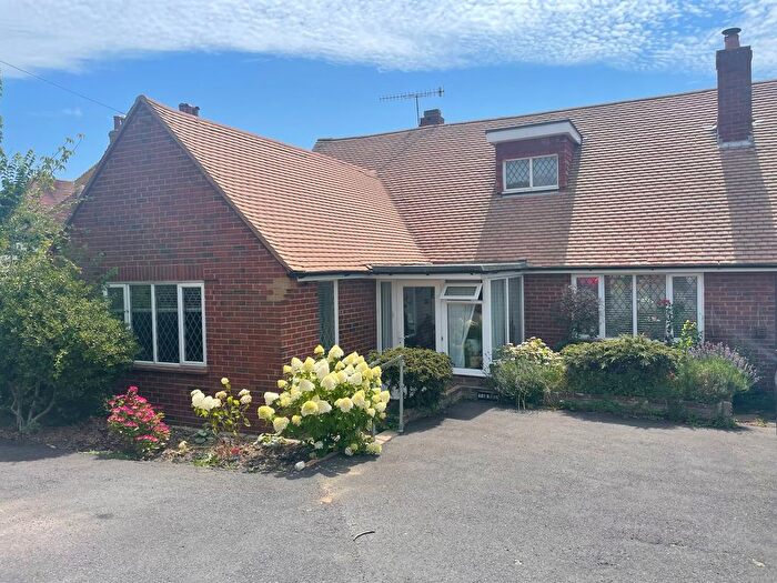 4 Bedroom Chalet For Sale In De La Warr Road, Bexhill-On-Sea, TN40