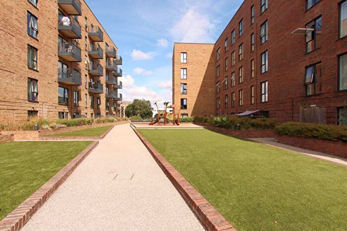 2 Bedroom Flat For Sale In Dacorum Way, Hemel Hempstead, HP1