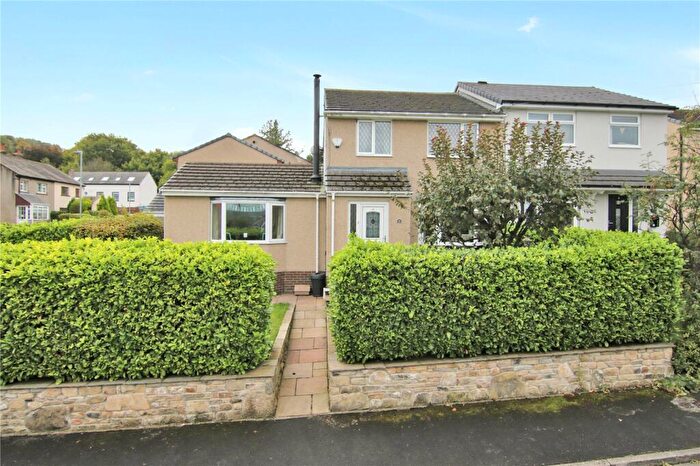 3 Bedroom Semi-Detached House For Sale In Hall Close, Sutton In Craven, BD20