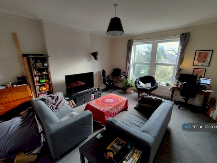 1 Bedroom Flat To Rent In Moorville, Horsforth, Leeds, LS18