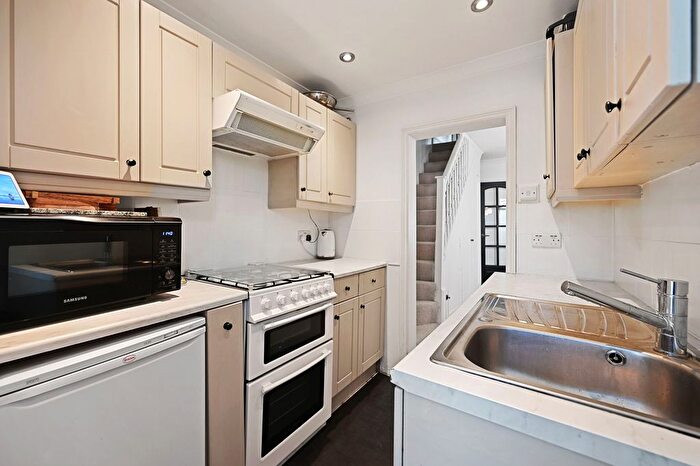 2 Bedroom End Of Terrace House To Rent In Harold Road, Sutton, SM1