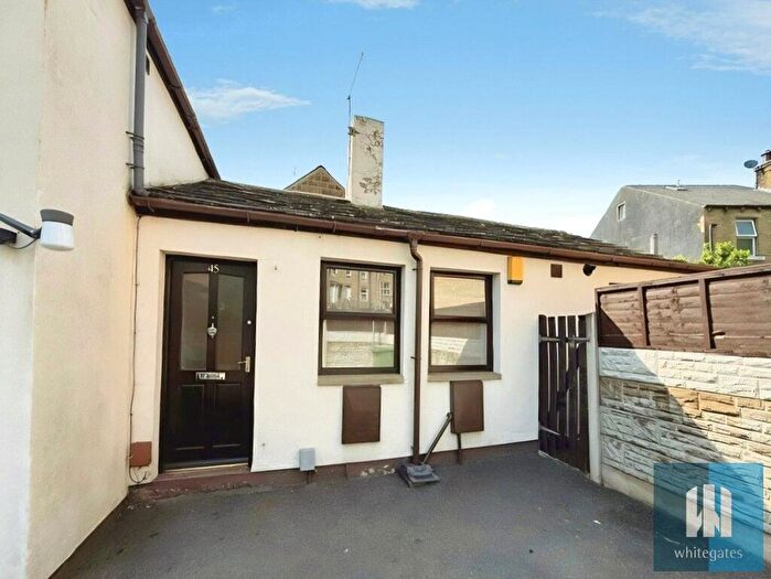 1 Bedroom Bungalow To Rent In Almondbury Bank, Huddersfield, HD5