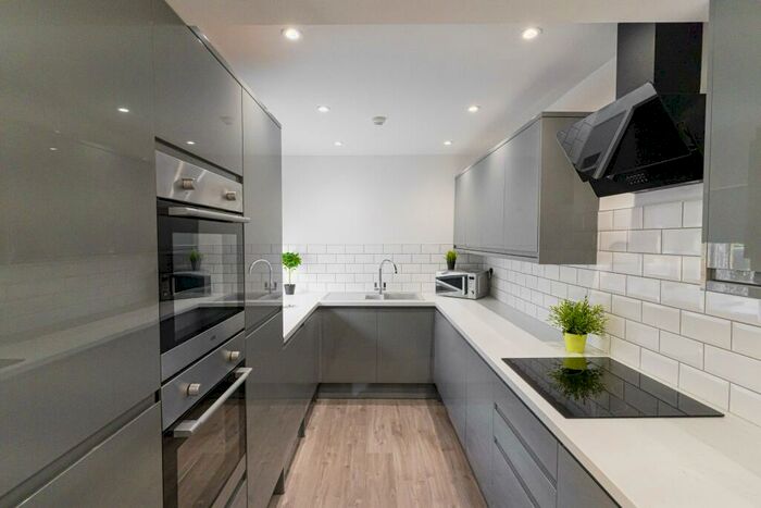 6 Bedroom Terraced House To Rent In Beatrice Road, Southsea, Portsmouth, PO4