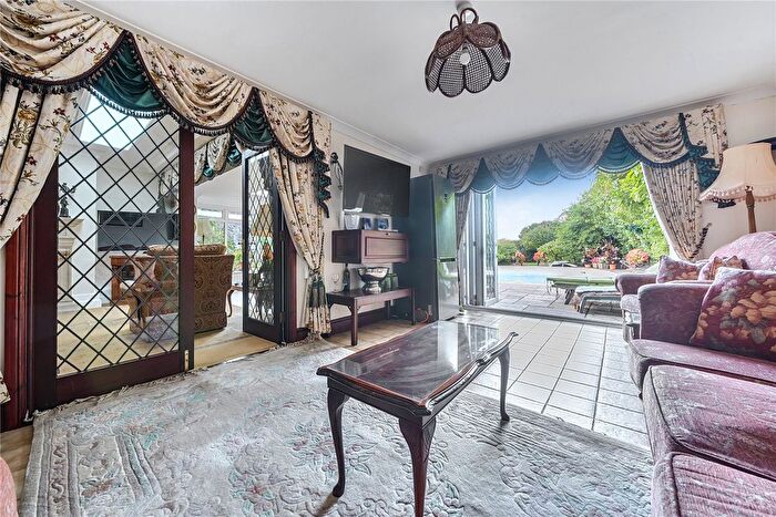 6 Bedroom Detached House For Sale In Links Lane, Rowlands Castle, PO9