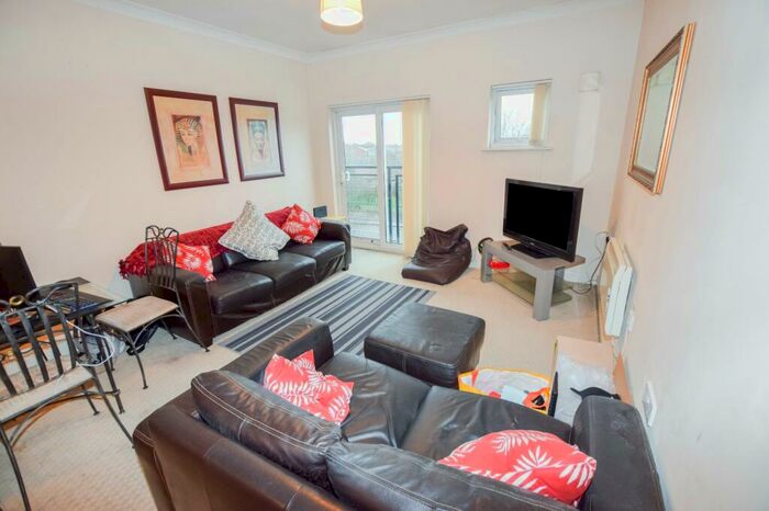 2 Bedroom Flat To Rent In Chester Road, Stretford, Manchester, M32