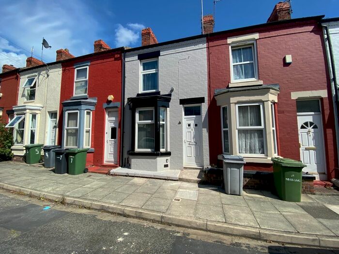 2 Bedroom Maisonette To Rent In Moorland Road, Tranmere, Birkenhead, CH42